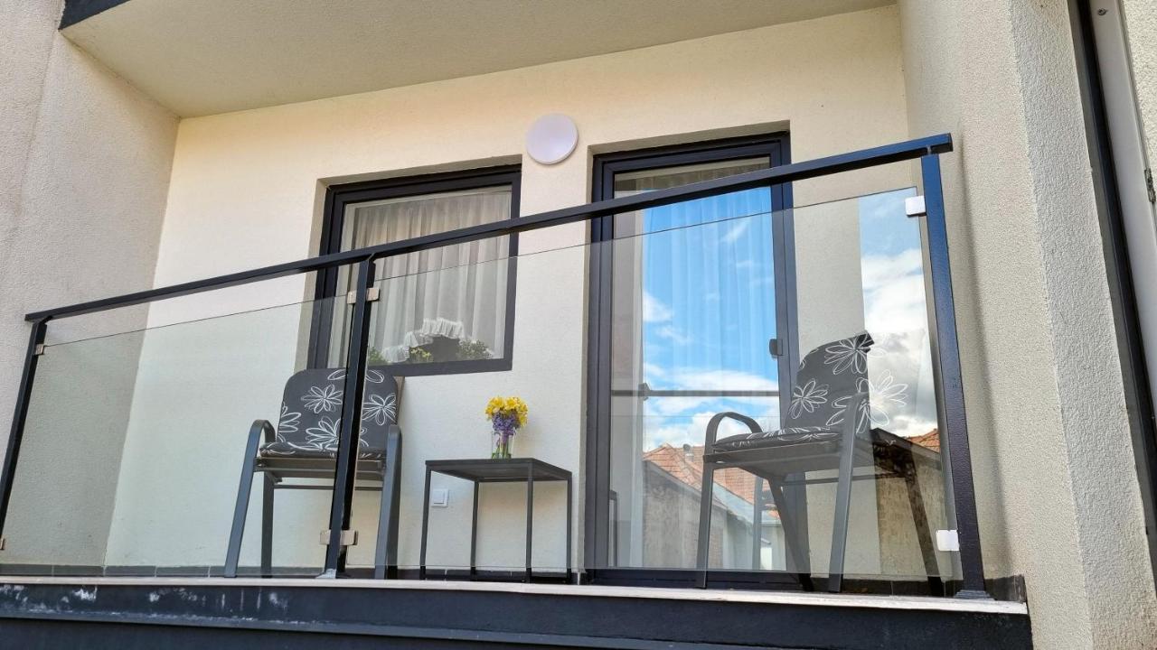 Viktoria Apartman Gyula Eksteriør billede