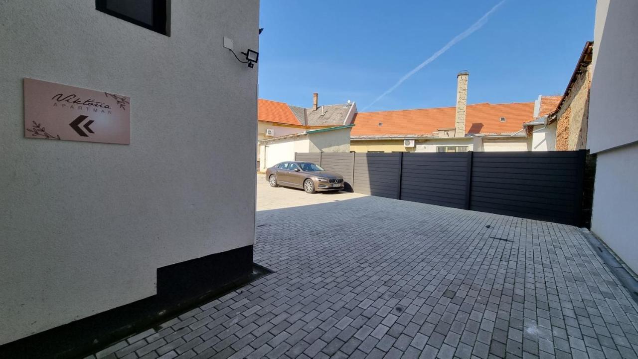Viktoria Apartman Gyula Eksteriør billede